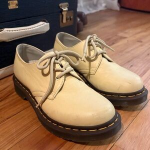 Dr. Martens 1461 Virginia Leather Oxfords Women’s 6 Pale Yellow